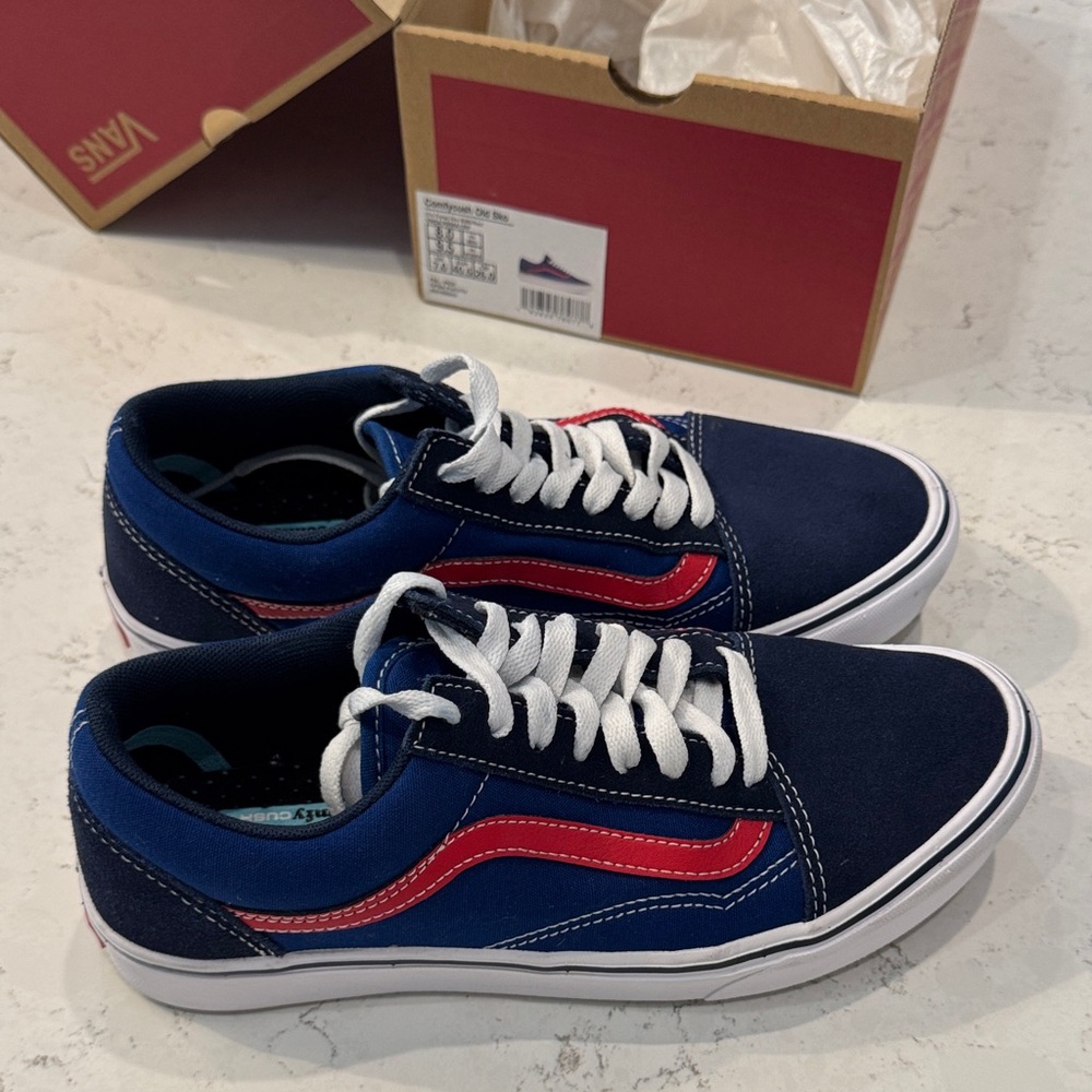 Vans Men's Blue and Red Sneakers